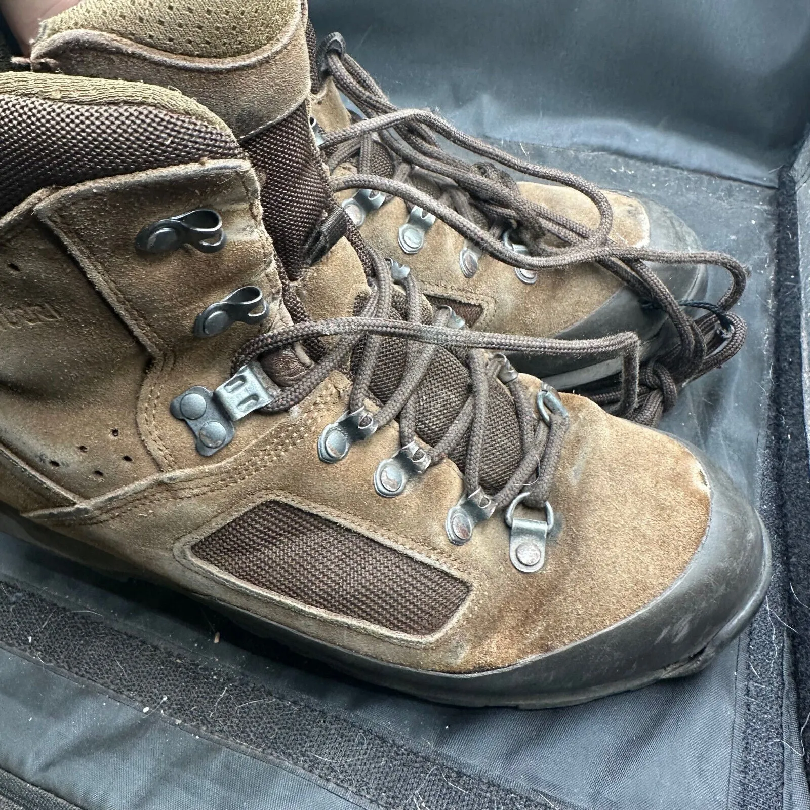 Army Brown Leather ITURRI Combat Boots - Size EU 43 - UK 9M