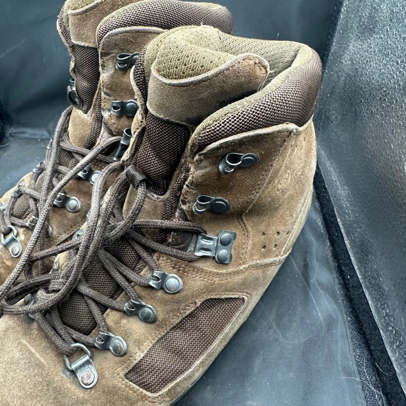 Army Brown Leather ITURRI Combat Boots - Size EU 43 - UK 9M
