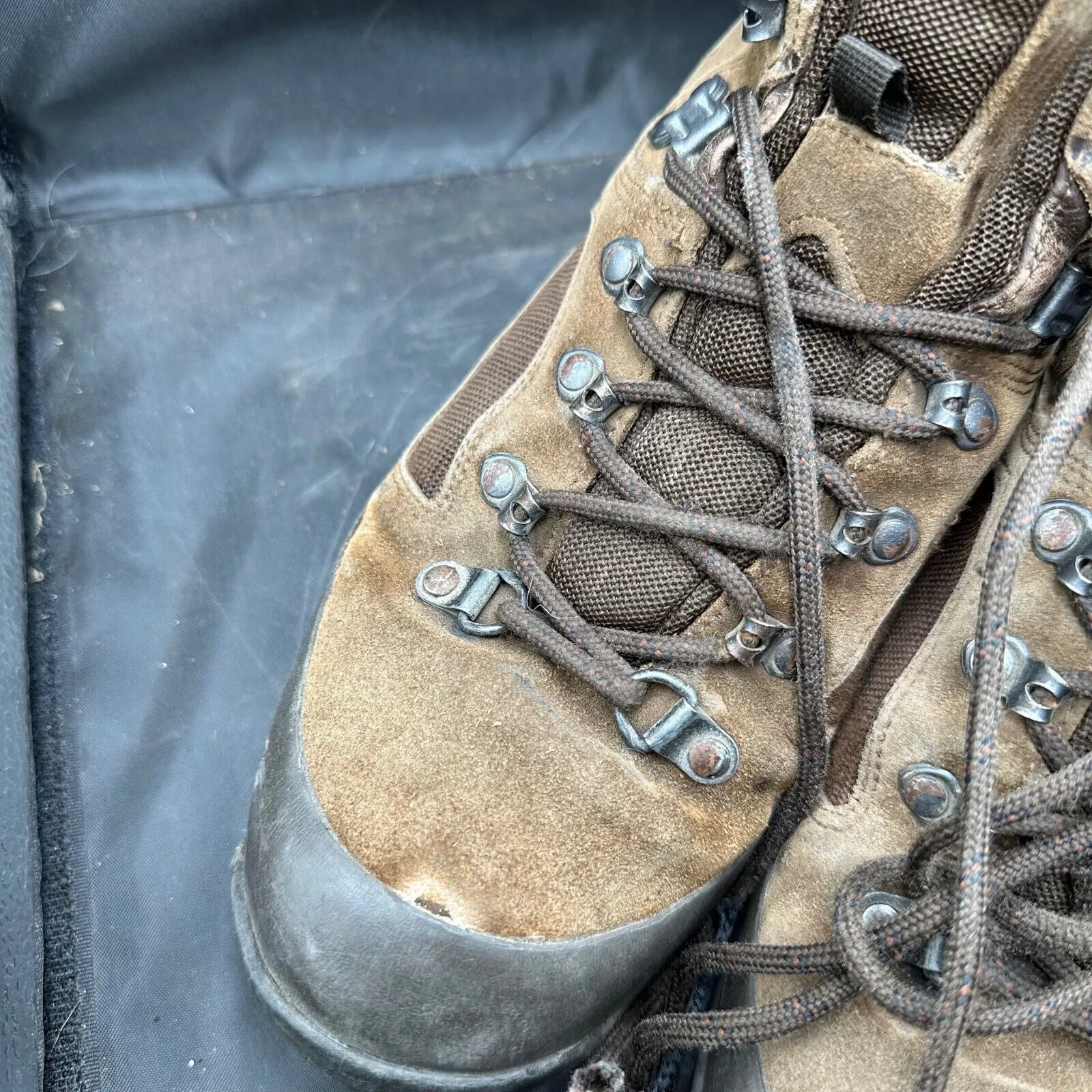 Army Brown Leather ITURRI Combat Boots - Size EU 43 - UK 9M