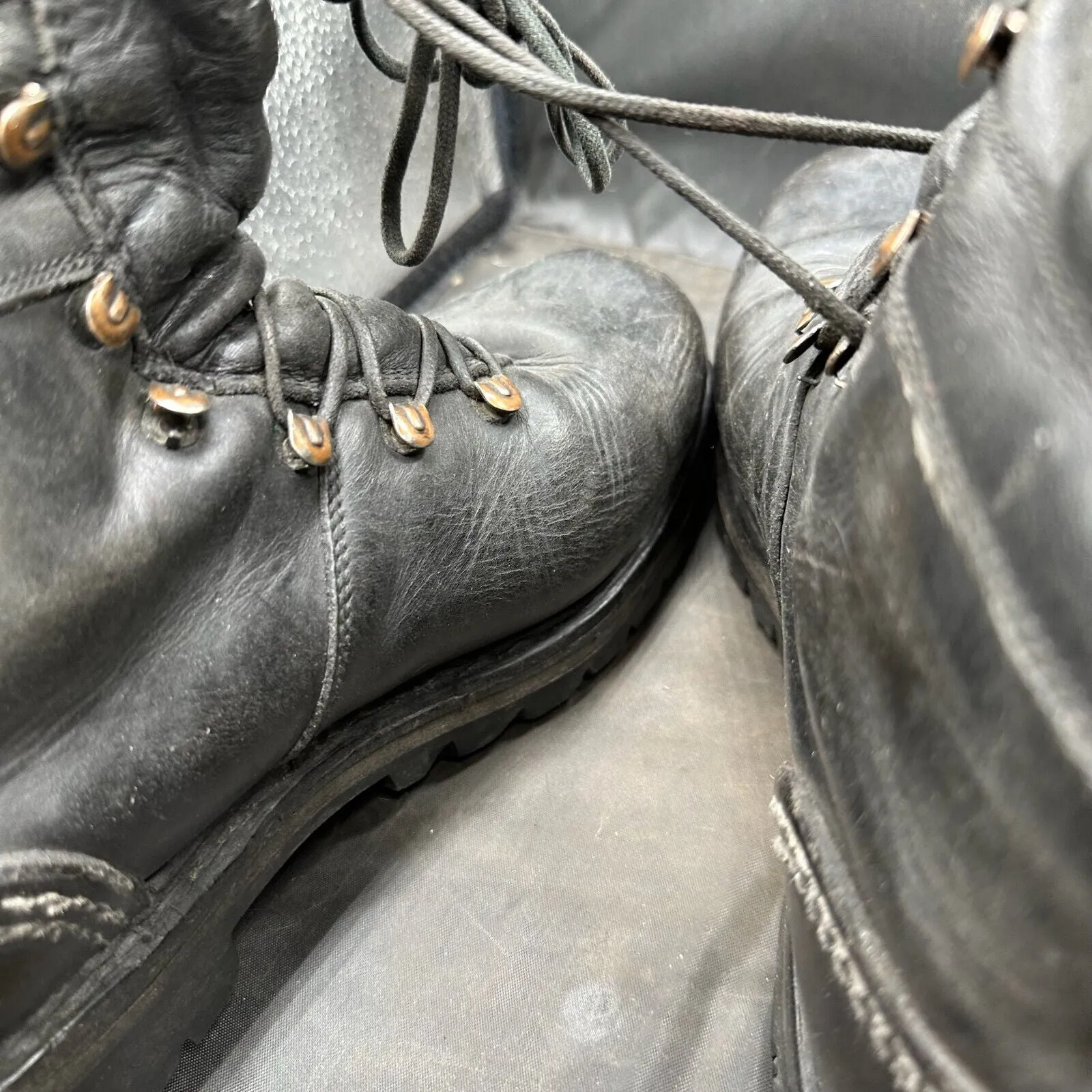 Austrian Army Black Leather Army Combat Boots - Size EU 42 - UK 8