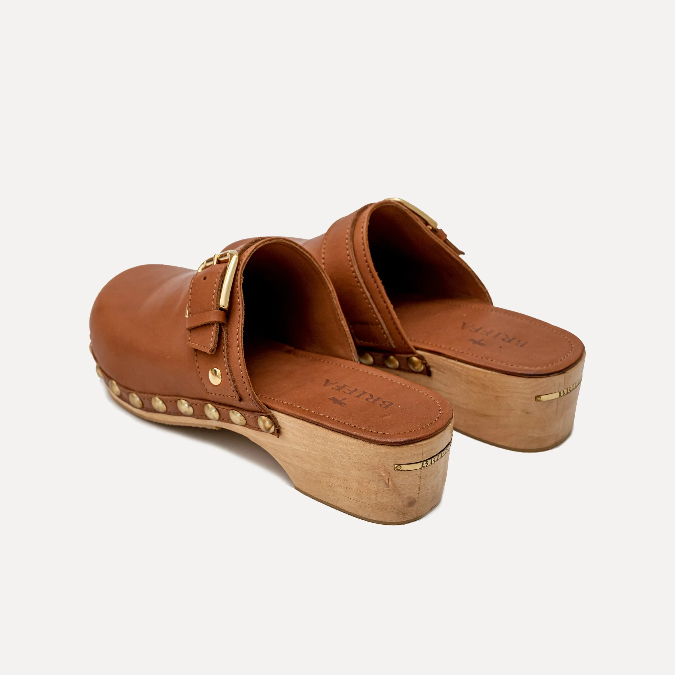 Camel Leather Clogs - Briffa x Entrudo