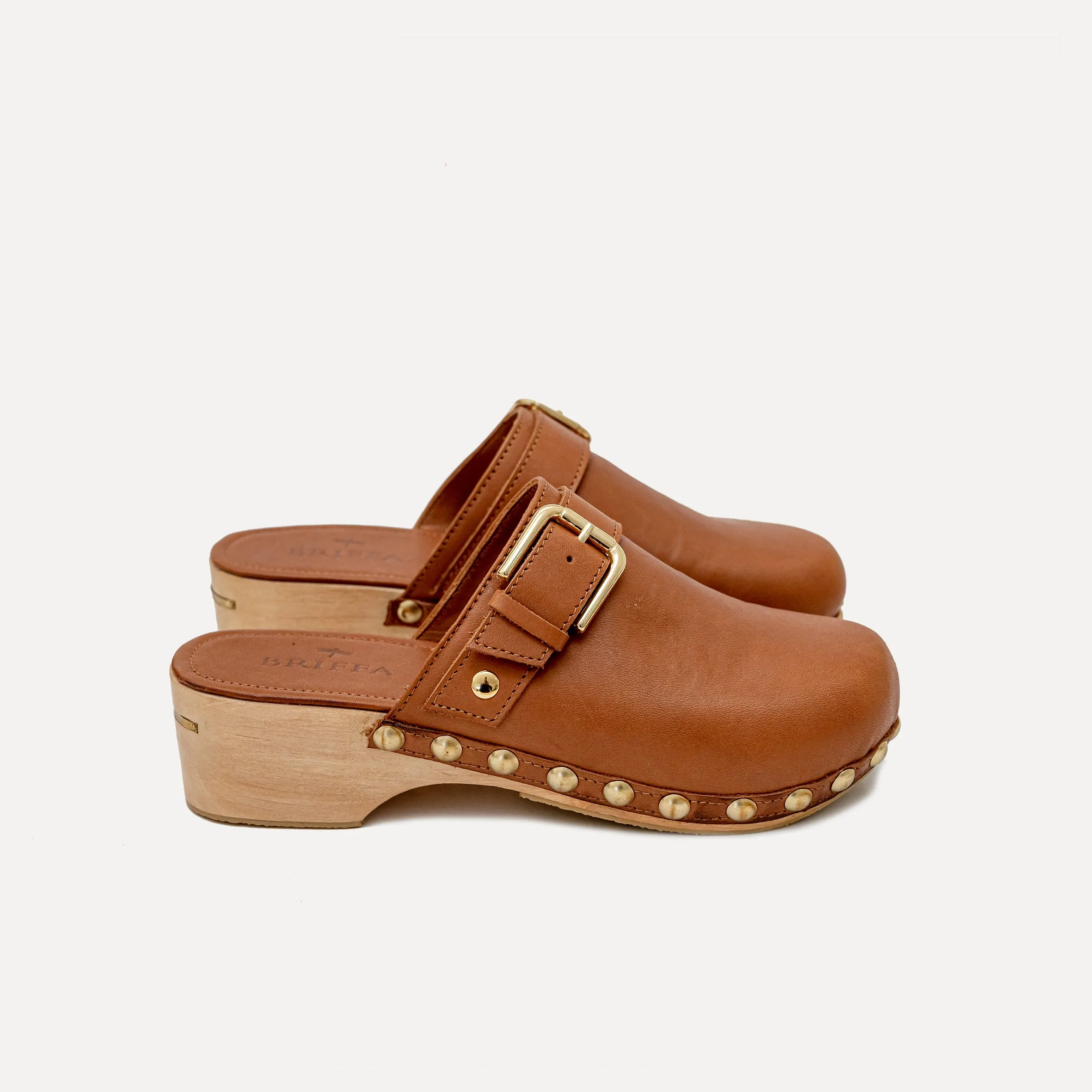 Camel Leather Clogs - Briffa x Entrudo