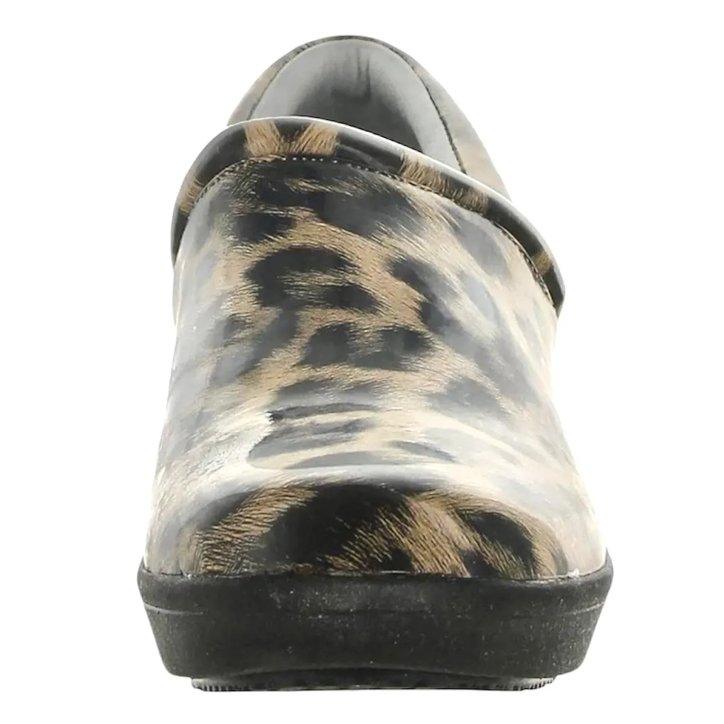 CAVVELL Women's Comfort Memory Foam Clogs