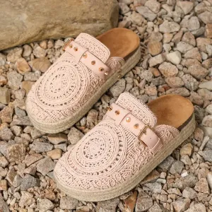 Geely Lace Wooden Clogs™