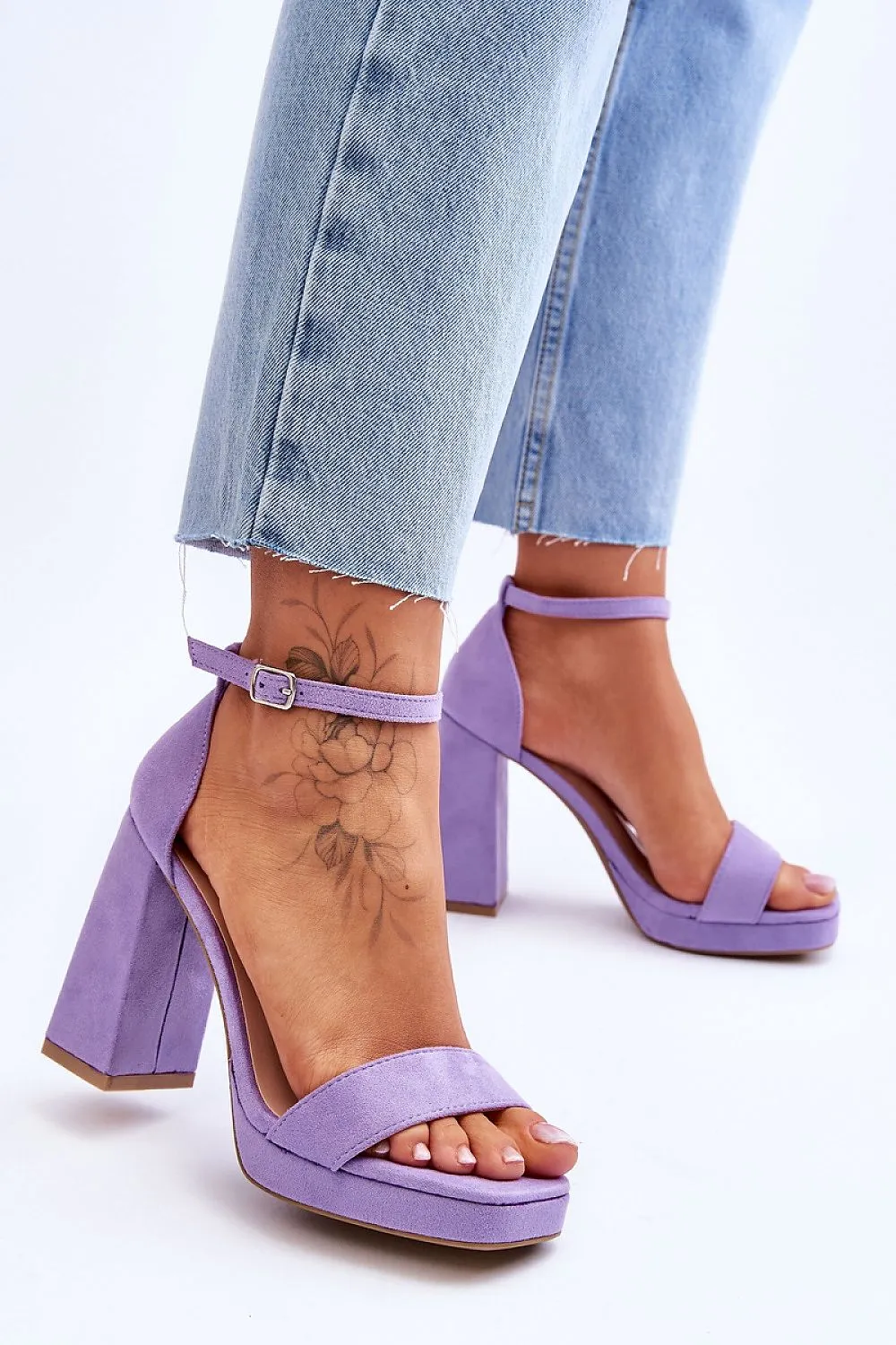 Heel sandals Step in style