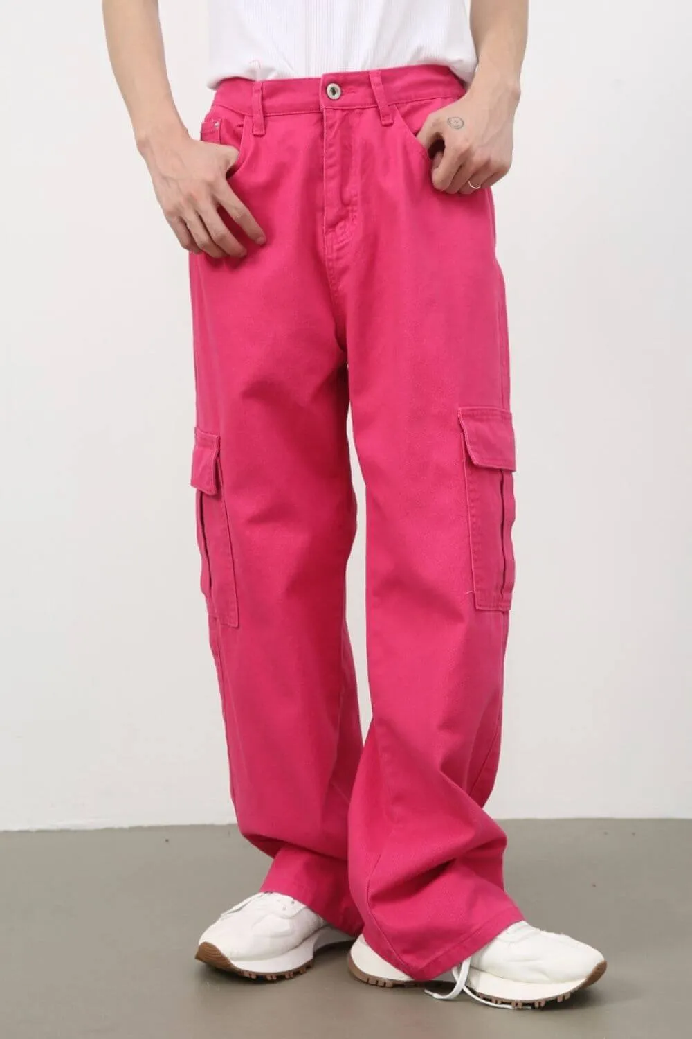 Men’s Loose Fit Cargo Pocket Jeans – Utility Style