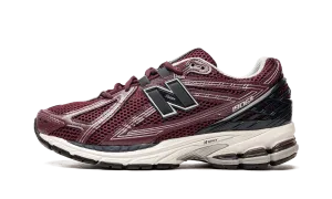 New Balance 1906R Burgundy Black