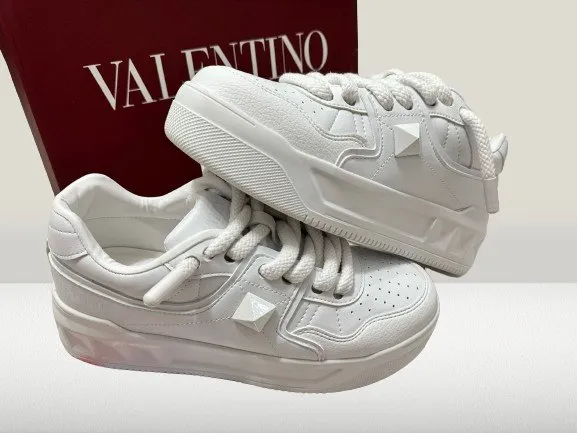 Valentino Garavani Sneakers Full-White [LA OFERTĂ]