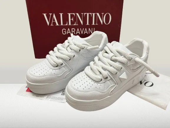 Valentino Garavani Sneakers Full-White [LA OFERTĂ]