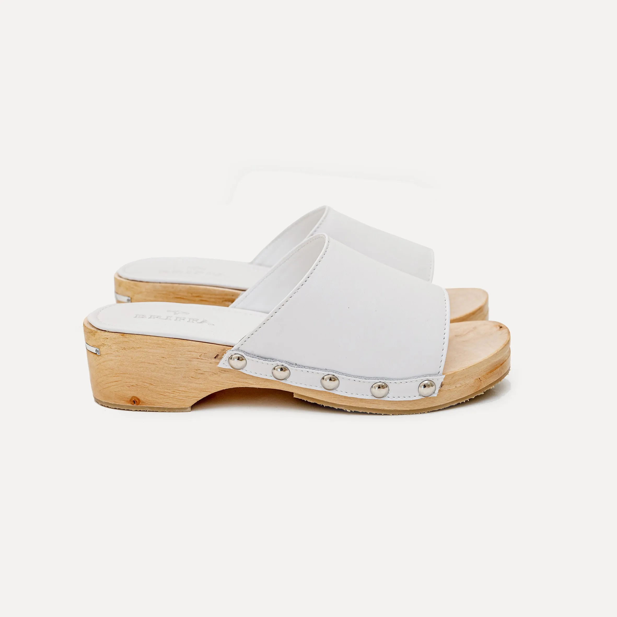 White Leather Clogs - Briffa x Entrudo